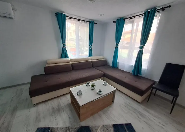 съкровище ゲストハウス 3*